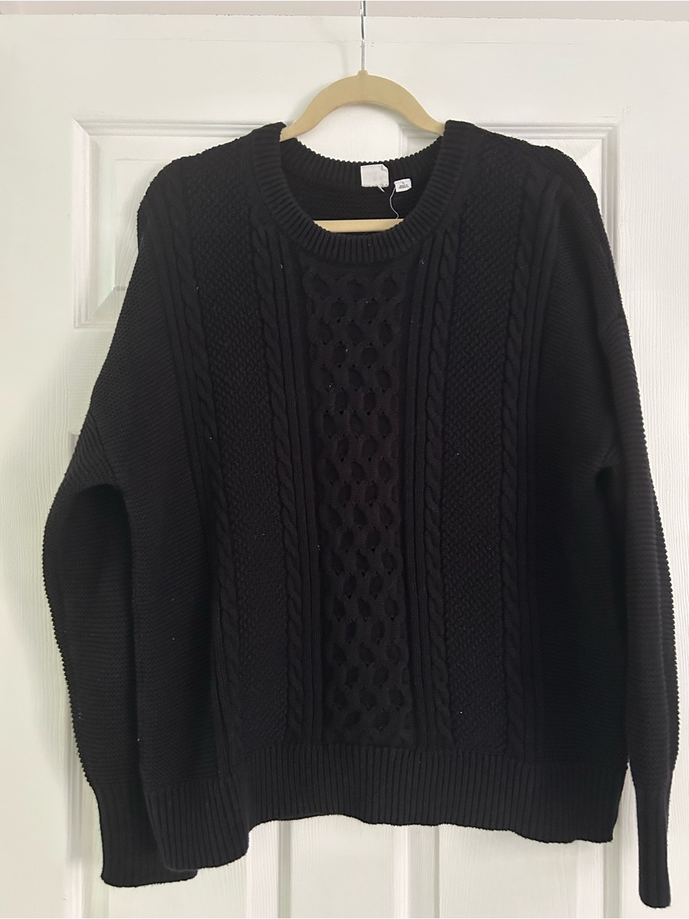 GAP Black Cable-Knit Crewneck Sweater